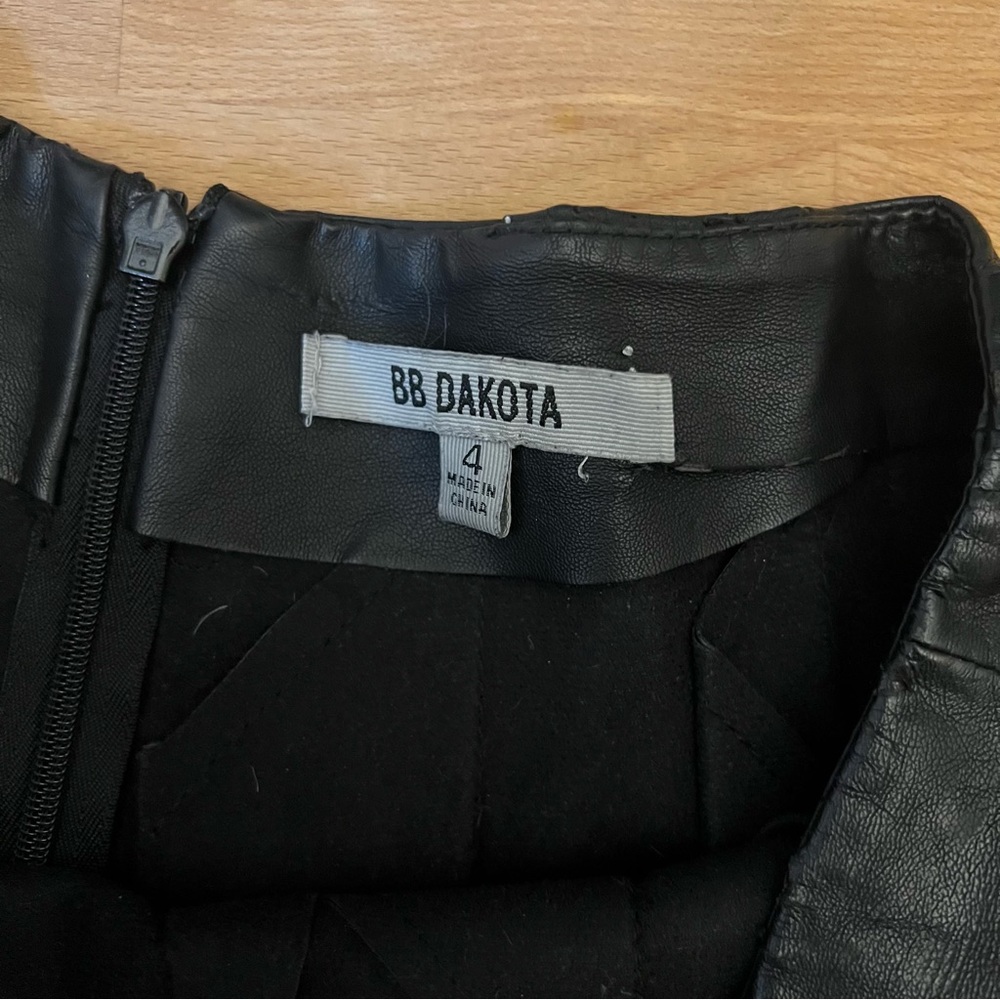 BB Dakota Black Leather Skater Skirt - Picture 6 of 9